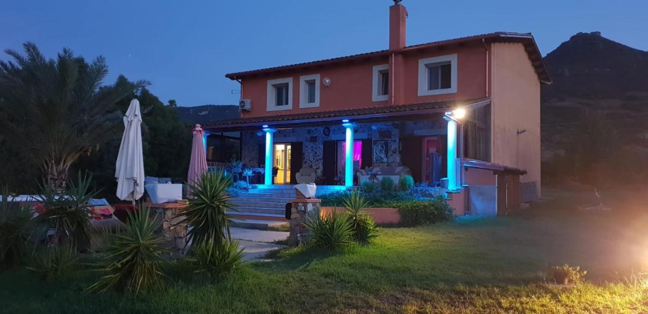 Orange Ville Villamassargia Exteriér fotografie